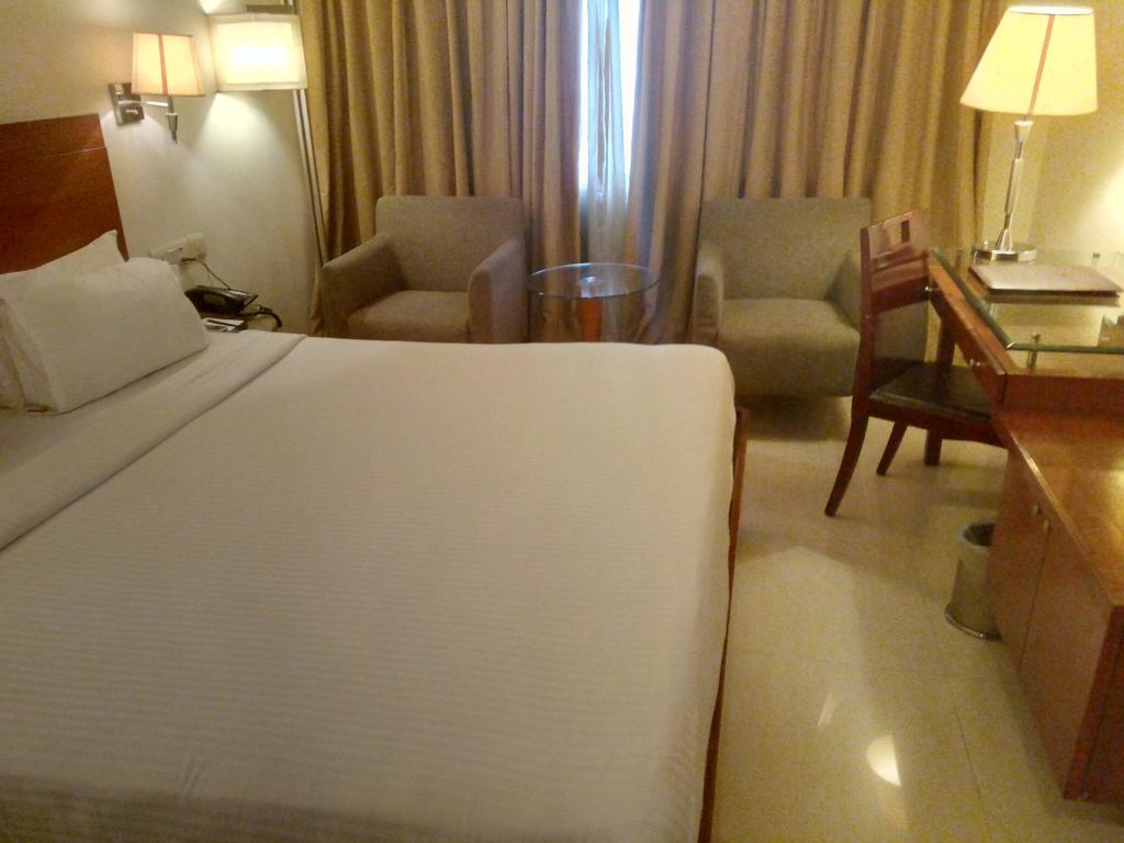 Hampshire Plaza Hotel Hyderabad Eksteriør billede