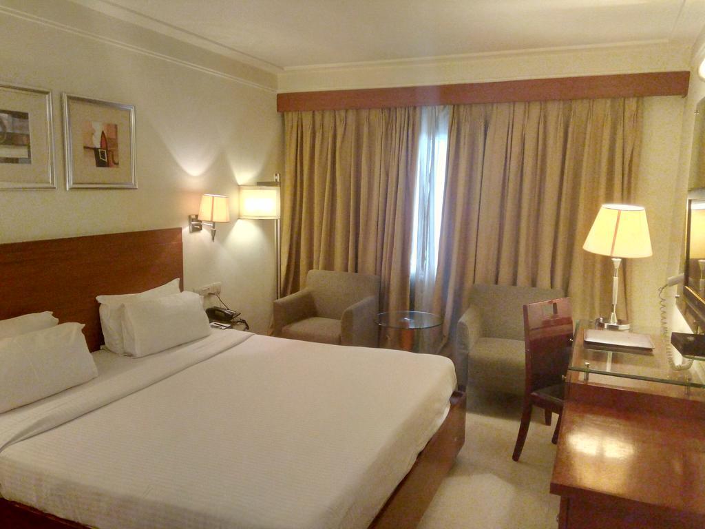 Hampshire Plaza Hotel Hyderabad Eksteriør billede