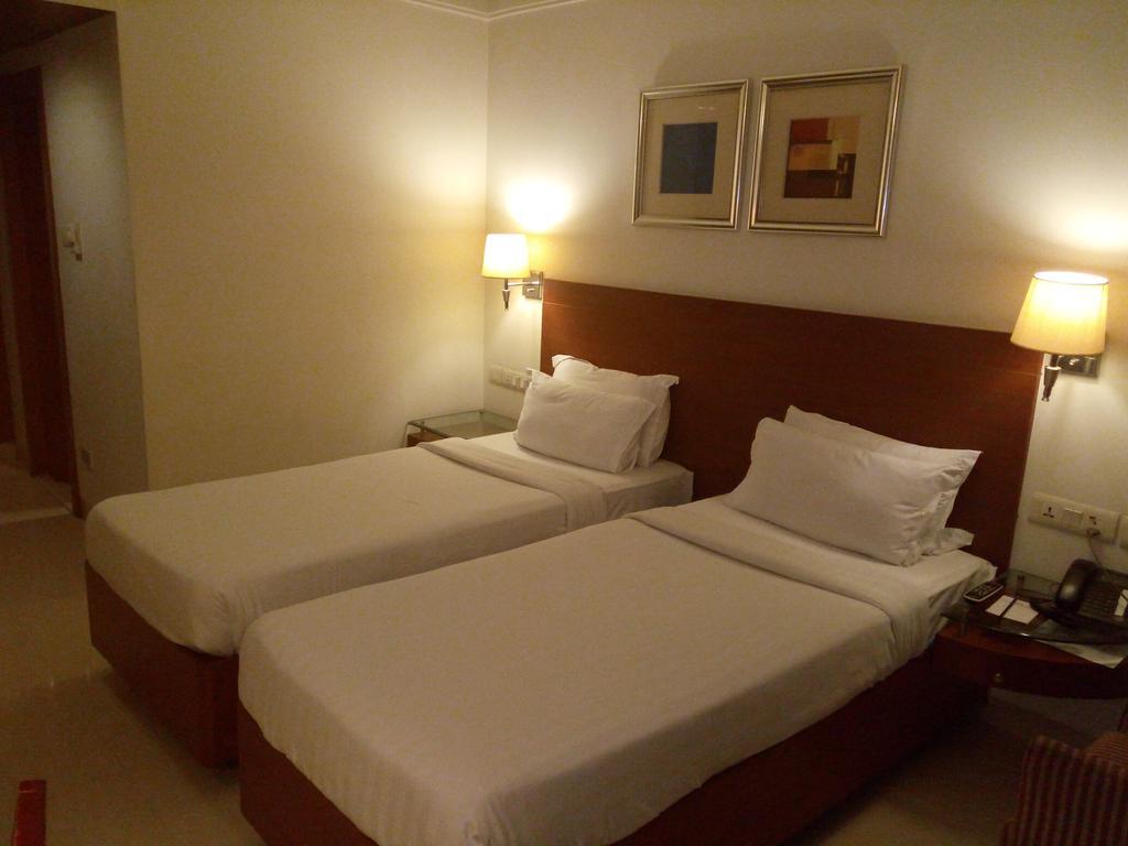 Hampshire Plaza Hotel Hyderabad Eksteriør billede