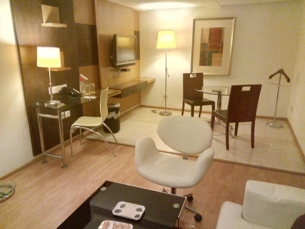 Hampshire Plaza Hotel Hyderabad Eksteriør billede