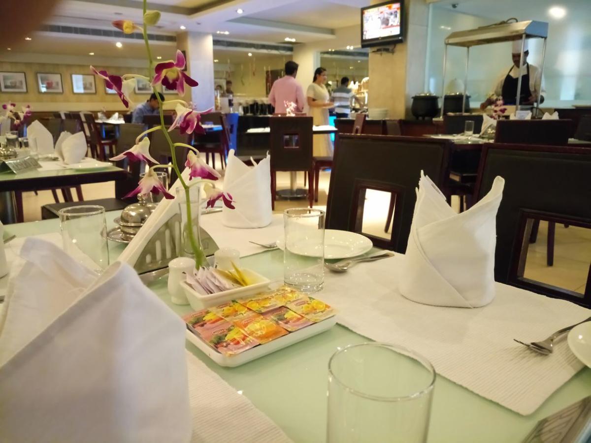 Hampshire Plaza Hotel Hyderabad Eksteriør billede