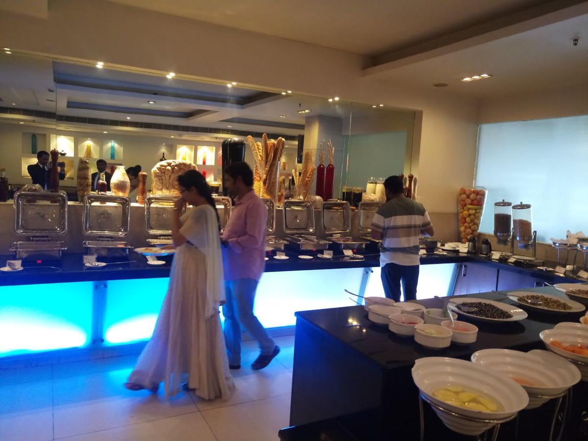 Hampshire Plaza Hotel Hyderabad Eksteriør billede