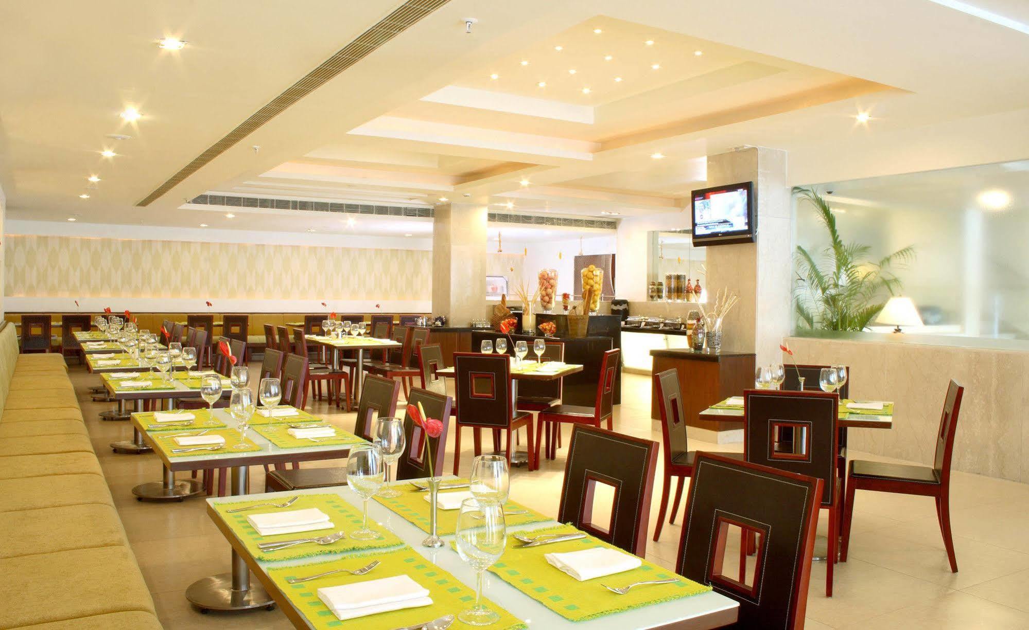 Hampshire Plaza Hotel Hyderabad Eksteriør billede