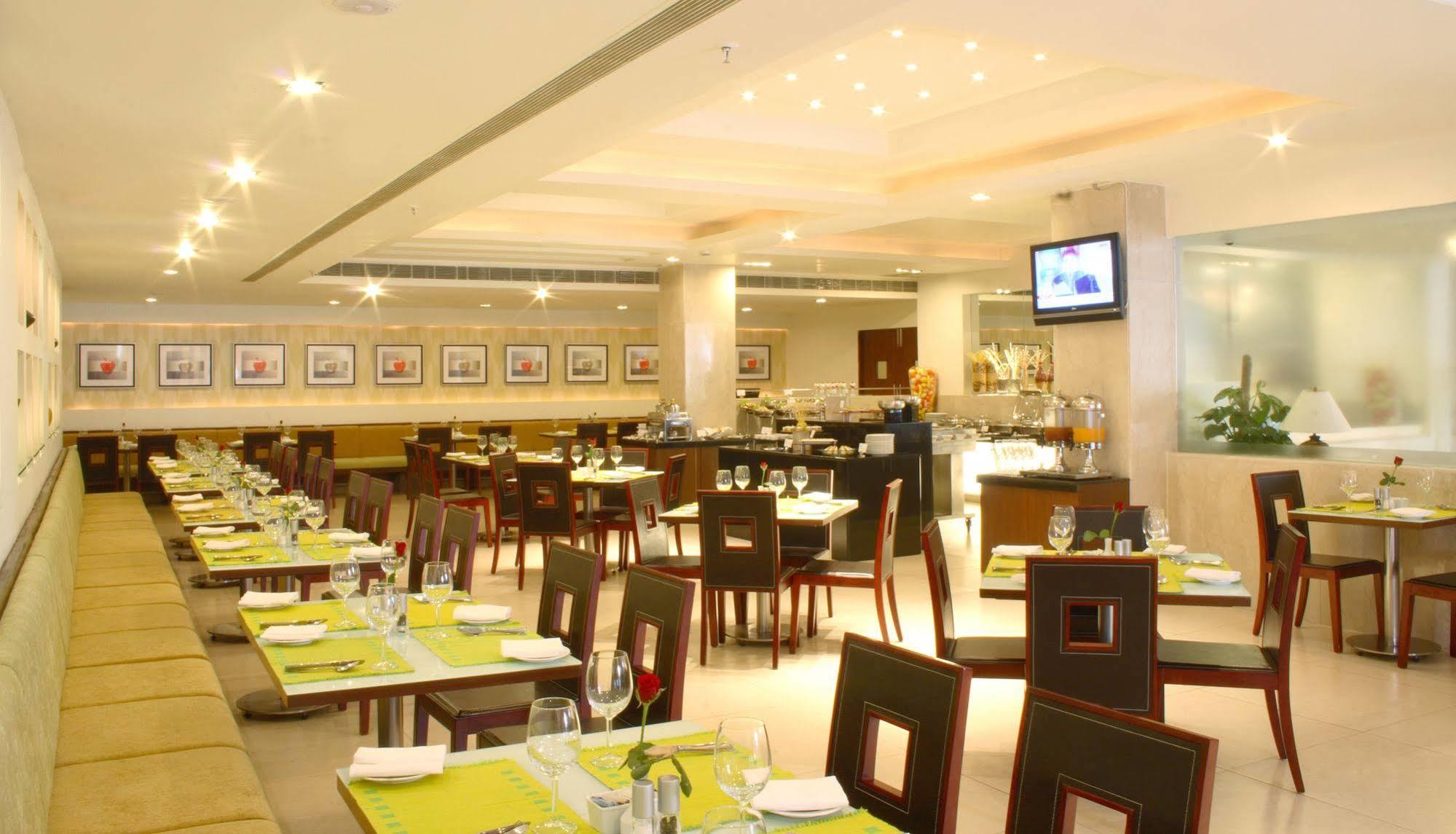 Hampshire Plaza Hotel Hyderabad Eksteriør billede