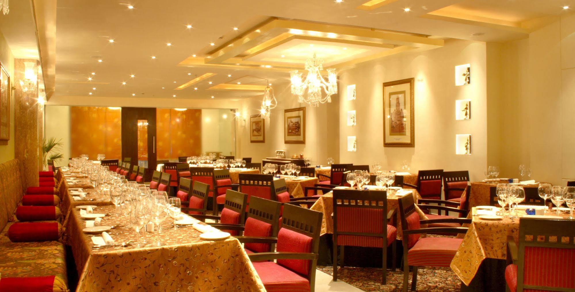 Hampshire Plaza Hotel Hyderabad Eksteriør billede