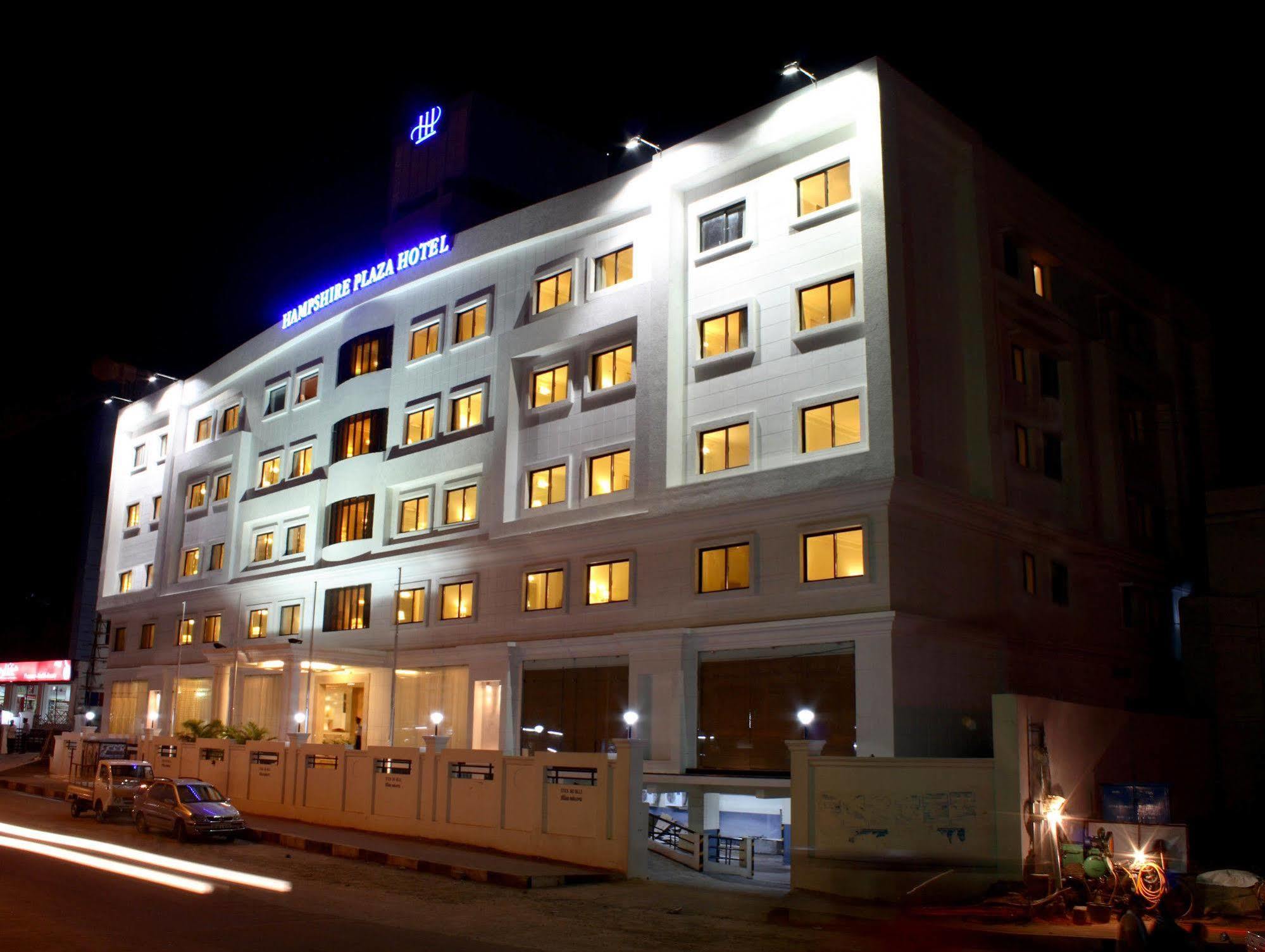 Hampshire Plaza Hotel Hyderabad Eksteriør billede
